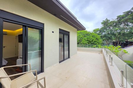 Casa para alugar com 422m², 4 quartos e 3 vagas Casa para alugar com 422m², 4 quartos e 3 vagasVaranda