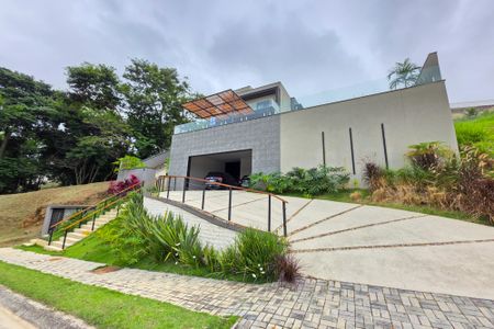 Casa para alugar com 422m², 4 quartos e 3 vagas Casa para alugar com 422m², 4 quartos e 3 vagasFachada