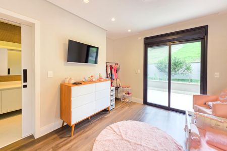 Casa para alugar com 422m², 4 quartos e 3 vagas Casa para alugar com 422m², 4 quartos e 3 vagasSuíte