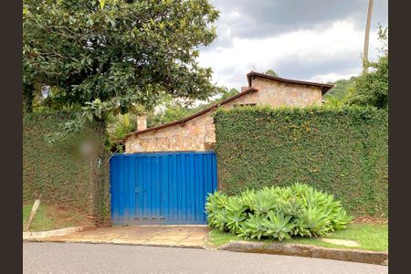 Casa à venda com 4500m², 5 quartos e 4 vagas Casa à venda com 4500m², 5 quartos e 4 vagasFachada