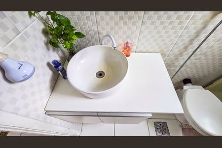 Apartamento à venda com 80m², 2 quartos e 1 vaga Apartamento à venda com 80m², 2 quartos e 1 vagaBanheiro Social