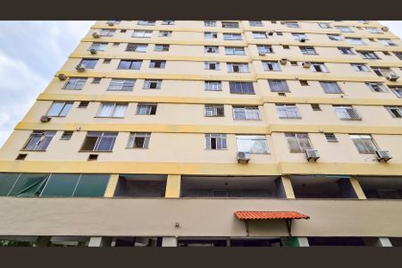 Apartamento à venda com 80m², 2 quartos e 1 vaga Apartamento à venda com 80m², 2 quartos e 1 vagaFachada do bloco