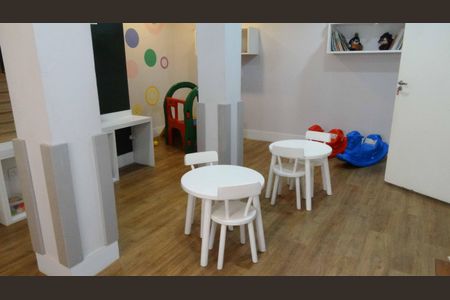 Apartamento para alugar com 49m², 2 quartos e 1 vaga Apartamento para alugar com 49m², 2 quartos e 1 vagaÁrea comum - Brinquedoteca