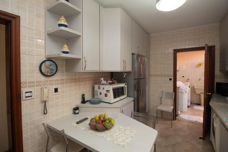 Casa à venda com 290m², 3 quartos e 6 vagas Casa à venda com 290m², 3 quartos e 6 vagasCozinha