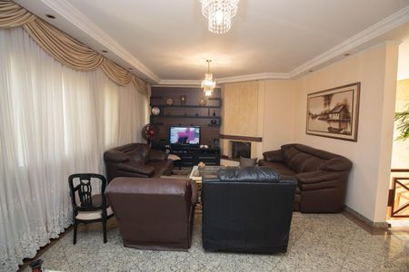 Casa à venda com 290m², 3 quartos e 6 vagas Casa à venda com 290m², 3 quartos e 6 vagasSala