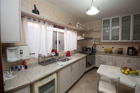 Casa à venda com 290m², 3 quartos e 6 vagas Casa à venda com 290m², 3 quartos e 6 vagasCozinha