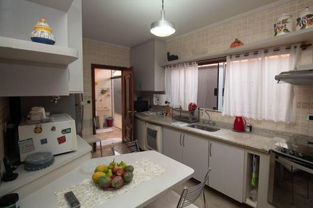 Casa à venda com 290m², 3 quartos e 6 vagas Casa à venda com 290m², 3 quartos e 6 vagasCozinha