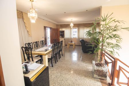 Casa à venda com 290m², 3 quartos e 6 vagas Casa à venda com 290m², 3 quartos e 6 vagasSala de Jantar