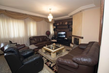 Casa à venda com 290m², 3 quartos e 6 vagas Casa à venda com 290m², 3 quartos e 6 vagasSala