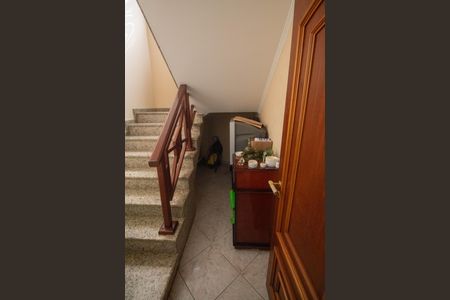 Casa à venda com 290m², 3 quartos e 6 vagas Casa à venda com 290m², 3 quartos e 6 vagasEscada