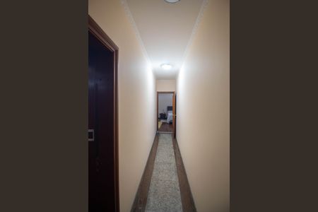 Casa à venda com 290m², 3 quartos e 6 vagas Casa à venda com 290m², 3 quartos e 6 vagasCorredor