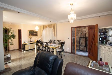 Casa à venda com 290m², 3 quartos e 6 vagas Casa à venda com 290m², 3 quartos e 6 vagasSala de Jantar