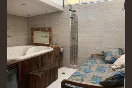 Casa de Condomínio à venda com 3 quartos, 250m² em Jardim Peri, São Paulo