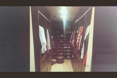 Casa de Condomínio à venda com 3 quartos, 250m² em Jardim Peri, São Paulo