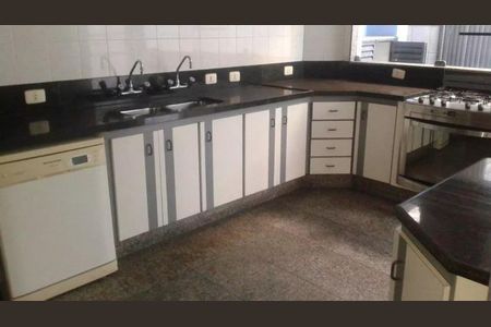 Foto 02 de casa à venda com 4 quartos, 945m² em Interlagos, São Paulo