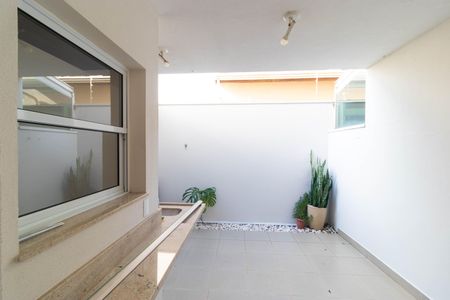 Casa de condomínio à venda com 138m², 3 quartos e 2 vagas Casa de condomínio à venda com 138m², 3 quartos e 2 vagasVaranda com Churrasqueira