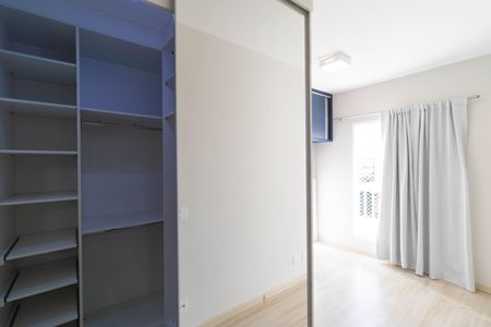 Casa de condomínio à venda com 138m², 3 quartos e 2 vagas Casa de condomínio à venda com 138m², 3 quartos e 2 vagasSuíte