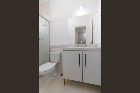 Casa de condomínio à venda com 138m², 3 quartos e 2 vagas Casa de condomínio à venda com 138m², 3 quartos e 2 vagasBanheiro