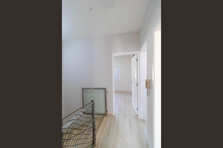 Casa de condomínio à venda com 138m², 3 quartos e 2 vagas Casa de condomínio à venda com 138m², 3 quartos e 2 vagasCorredor