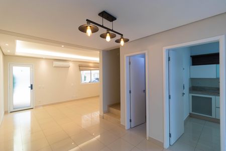 Casa de condomínio à venda com 138m², 3 quartos e 2 vagas Casa de condomínio à venda com 138m², 3 quartos e 2 vagasSala