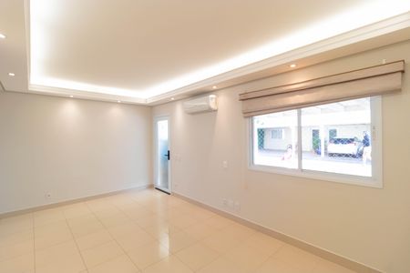 Casa de condomínio à venda com 138m², 3 quartos e 2 vagas Casa de condomínio à venda com 138m², 3 quartos e 2 vagasSala