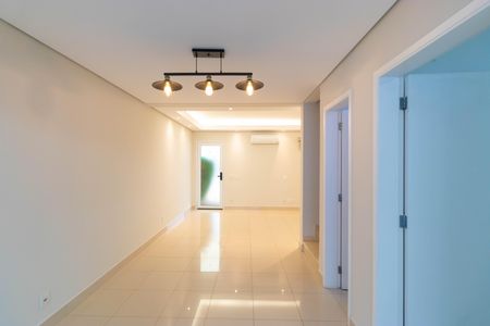 Casa de condomínio à venda com 138m², 3 quartos e 2 vagas Casa de condomínio à venda com 138m², 3 quartos e 2 vagasSala