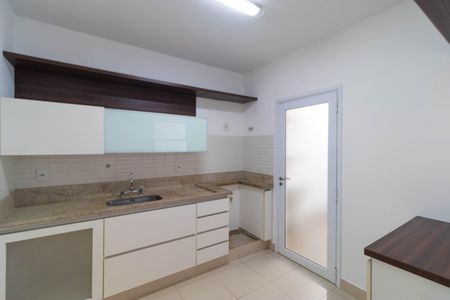 Casa de condomínio à venda com 138m², 3 quartos e 2 vagas Casa de condomínio à venda com 138m², 3 quartos e 2 vagasCozinha