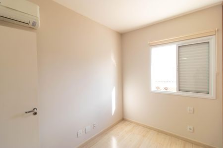 Casa de condomínio à venda com 138m², 3 quartos e 2 vagas Casa de condomínio à venda com 138m², 3 quartos e 2 vagasQuarto 02