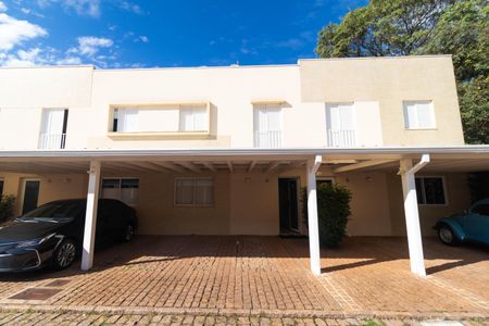 Casa de condomínio à venda com 138m², 3 quartos e 2 vagas Casa de condomínio à venda com 138m², 3 quartos e 2 vagasFachada da casa