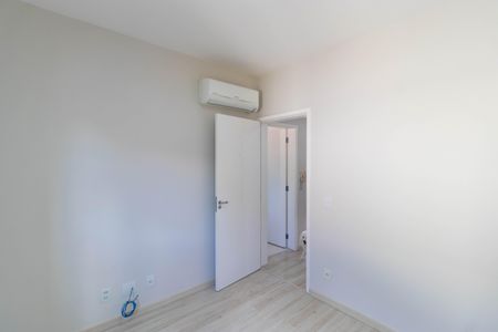 Casa de condomínio à venda com 138m², 3 quartos e 2 vagas Casa de condomínio à venda com 138m², 3 quartos e 2 vagasQuarto 01