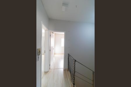 Casa de condomínio à venda com 138m², 3 quartos e 2 vagas Casa de condomínio à venda com 138m², 3 quartos e 2 vagasCorredor