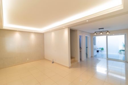 Casa de condomínio à venda com 138m², 3 quartos e 2 vagas Casa de condomínio à venda com 138m², 3 quartos e 2 vagasSala