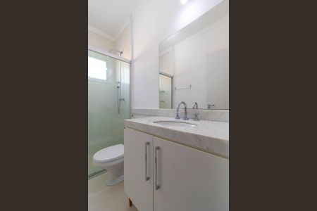 Casa de condomínio à venda com 138m², 3 quartos e 2 vagas Casa de condomínio à venda com 138m², 3 quartos e 2 vagasBanheiro da Suíte