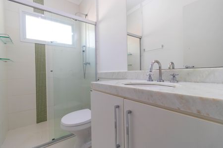 Casa de condomínio à venda com 138m², 3 quartos e 2 vagas Casa de condomínio à venda com 138m², 3 quartos e 2 vagasBanheiro da Suíte