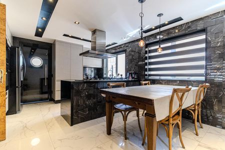 Apartamento à venda com 240m², 3 quartos e 3 vagas Apartamento à venda com 240m², 3 quartos e 3 vagasCozinha