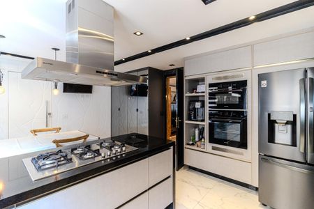 Apartamento à venda com 240m², 3 quartos e 3 vagas Apartamento à venda com 240m², 3 quartos e 3 vagasCozinha