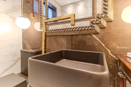 Apartamento à venda com 240m², 3 quartos e 3 vagas Apartamento à venda com 240m², 3 quartos e 3 vagasLavabo