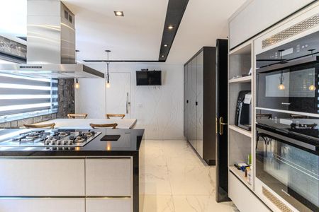 Apartamento à venda com 240m², 3 quartos e 3 vagas Apartamento à venda com 240m², 3 quartos e 3 vagasCozinha