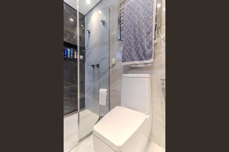 Apartamento à venda com 240m², 3 quartos e 3 vagas Apartamento à venda com 240m², 3 quartos e 3 vagasBanheiro da Suíte