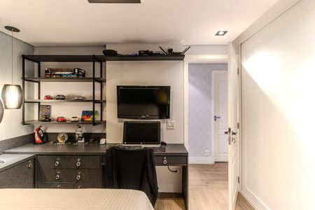 Apartamento à venda com 240m², 3 quartos e 3 vagas Apartamento à venda com 240m², 3 quartos e 3 vagasQuarto 1