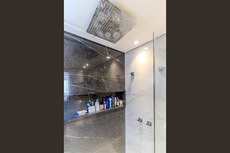 Apartamento à venda com 240m², 3 quartos e 3 vagas Apartamento à venda com 240m², 3 quartos e 3 vagasBanheiro da Suíte