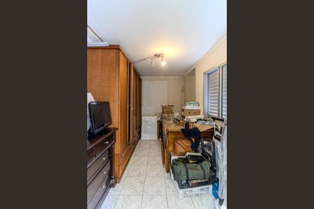 Apartamento à venda com 240m², 3 quartos e 3 vagas Apartamento à venda com 240m², 3 quartos e 3 vagasQuarto de Serviço