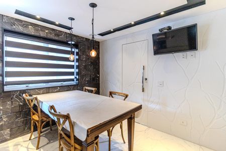 Apartamento à venda com 240m², 3 quartos e 3 vagas Apartamento à venda com 240m², 3 quartos e 3 vagasCozinha