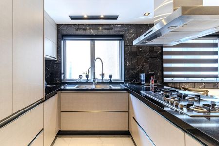 Apartamento à venda com 240m², 3 quartos e 3 vagas Apartamento à venda com 240m², 3 quartos e 3 vagasCozinha