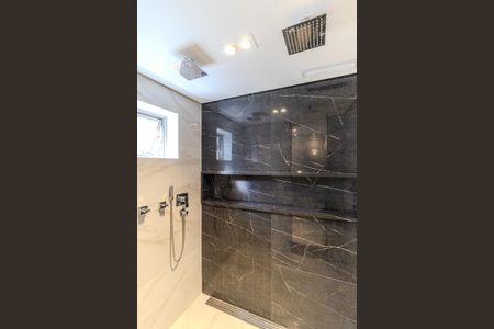 Apartamento à venda com 240m², 3 quartos e 3 vagas Apartamento à venda com 240m², 3 quartos e 3 vagasBanheiro Social