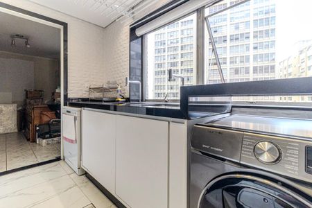 Apartamento à venda com 240m², 3 quartos e 3 vagas Apartamento à venda com 240m², 3 quartos e 3 vagasÁrea de Serviço