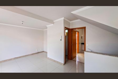 Sala de casa à venda com 3 quartos, 168m² em Pompéia, Belo Horizonte