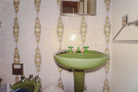 Apartamento à venda com 164m², 3 quartos e 2 vagas Apartamento à venda com 164m², 3 quartos e 2 vagasBanheiro da Suíte