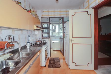 Apartamento à venda com 164m², 3 quartos e 2 vagas Apartamento à venda com 164m², 3 quartos e 2 vagasCozinha