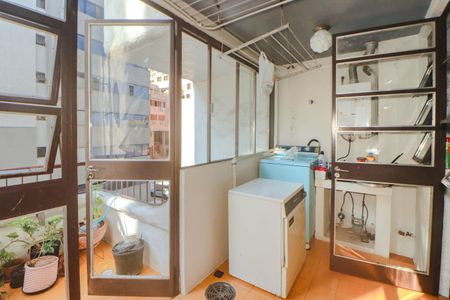 Apartamento à venda com 164m², 3 quartos e 2 vagas Apartamento à venda com 164m², 3 quartos e 2 vagasÁrea de Serviço